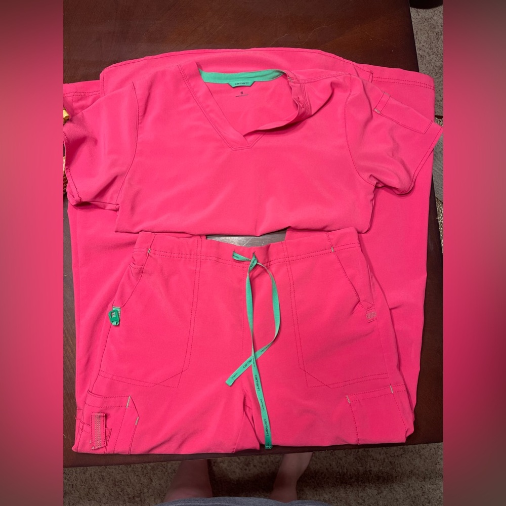 Carhartt scrub set in pink